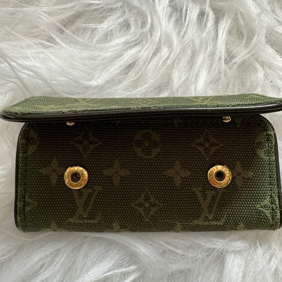 Louis Vuitton Green Monogram Canvas Keyholder Vintage EUC - Picture 14 of 16